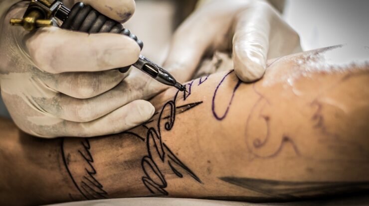 Ce trebuie să știi înainte de a-ți face un tatuaj
