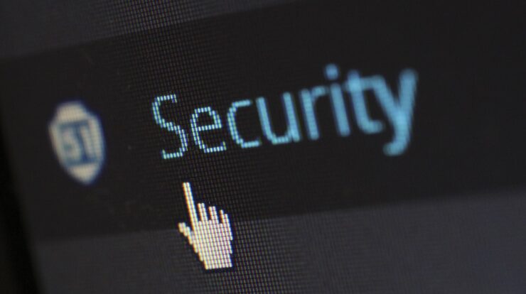 Cum să îți protejezi datele, intimitatea și securitatea pe internet